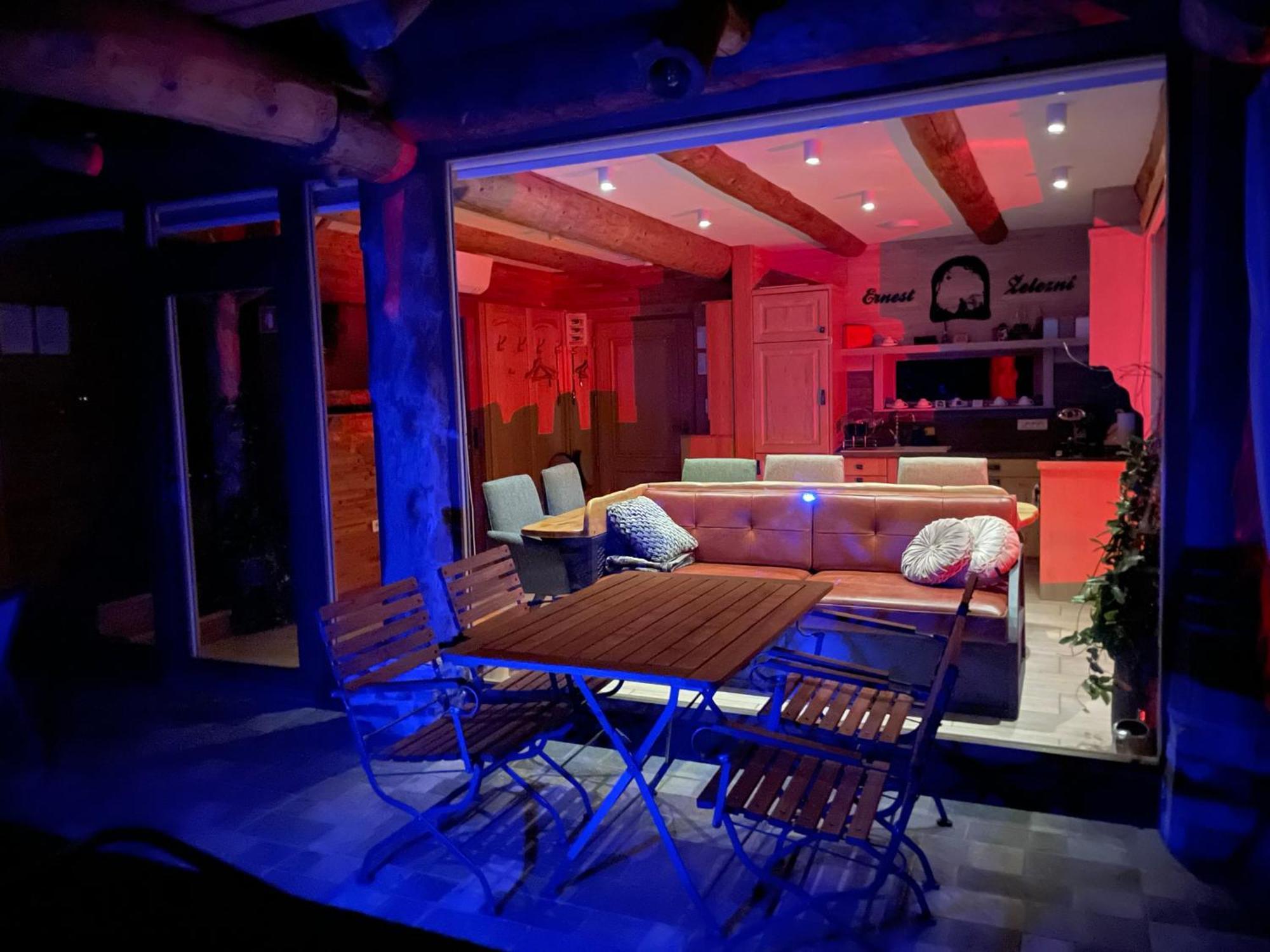 Holiday Home Ernest Zelezni With Hot Tub Ivancna Gorica Exteriér fotografie