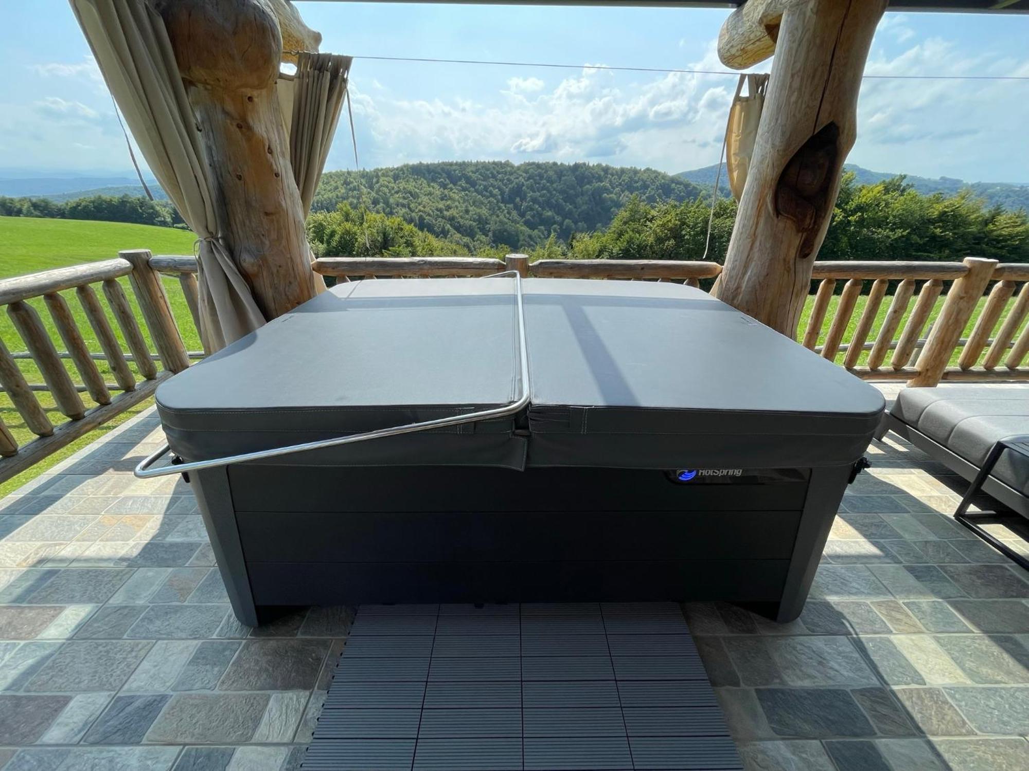 Holiday Home Ernest Zelezni With Hot Tub Ivancna Gorica Exteriér fotografie